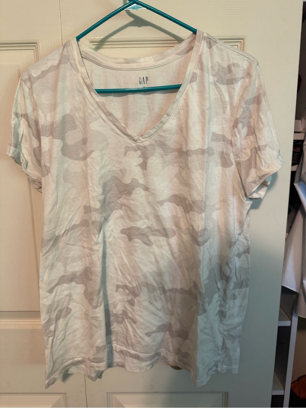 GAP Cream Short-Sleeve Tee